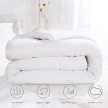 Wholesale White Polyester Microfiber Quilt for hotel or Cotton Fabric White Quilt